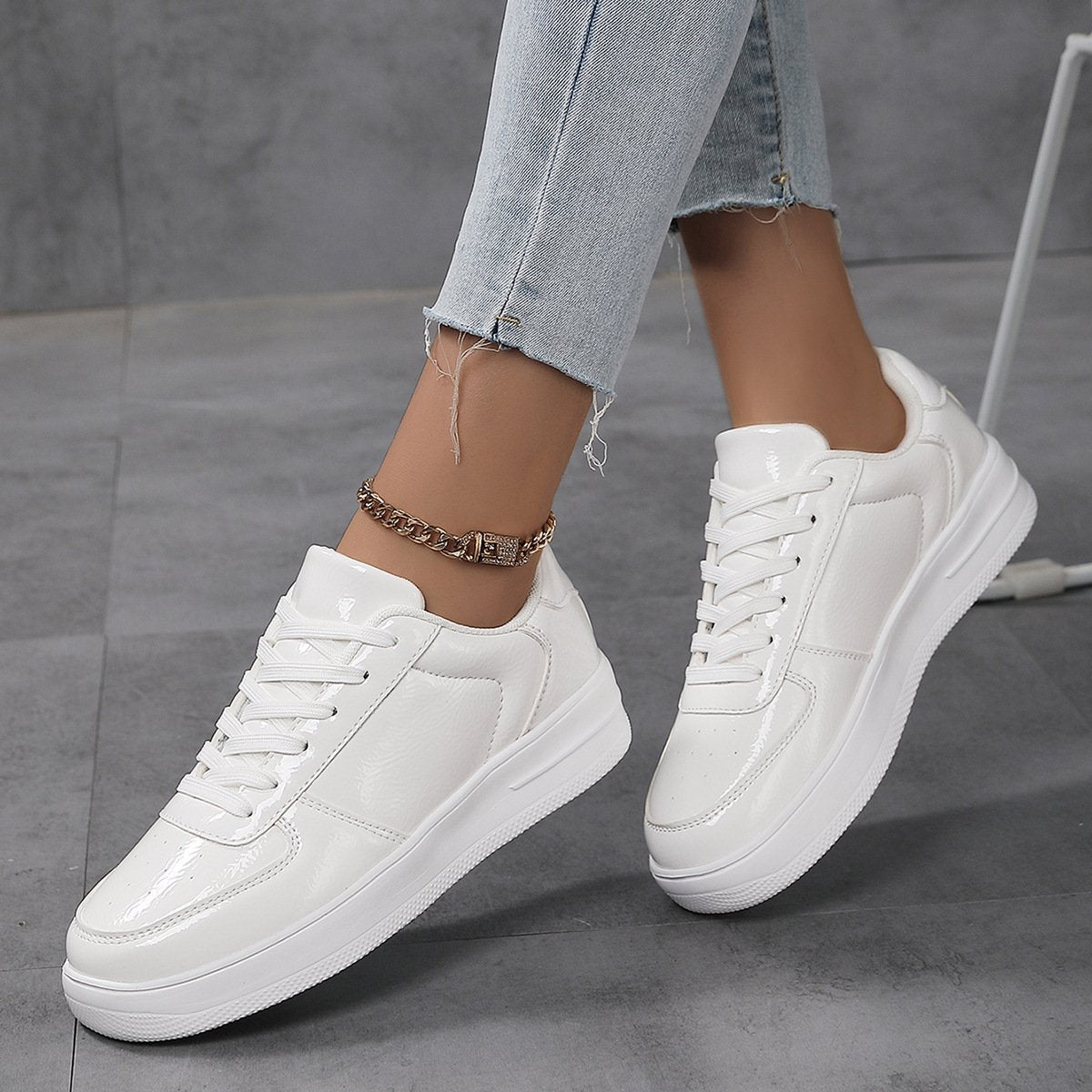 Women's Casual Lace Up Sneakers